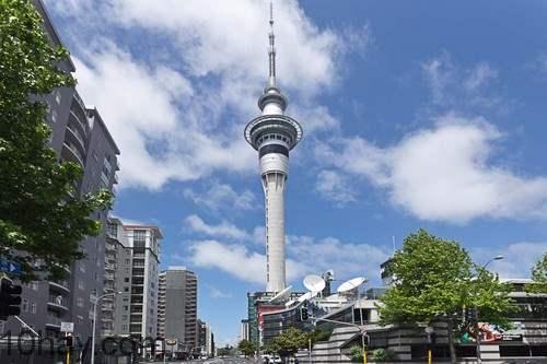 Tháp Sky Tower - có thang máy độc đáo "trong suốt tứ bề" 160601-Tháp Sky Tower