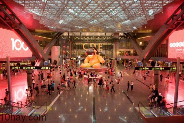 Sảnh chính của sân bay Hamad