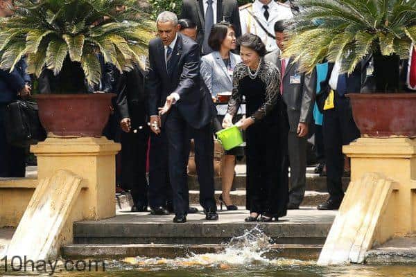 Obama-tham-nha-san-Bac-Ho