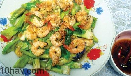 ngó lục bình xào tôm