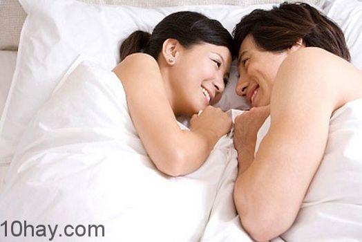 Cách ngủ này sẽ làm các cặp đôi cải thiện đời sống chăn gối