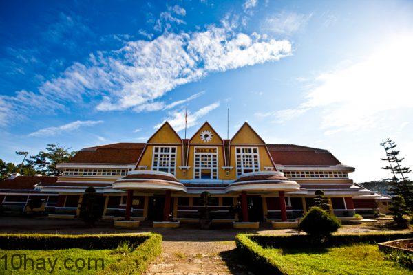 nha-ga-da-lat-mot-kien-truc-doc-dao-o-dong-duong-01