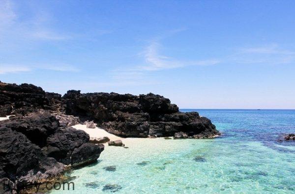 Đảo Bé tuyệt đẹp với làn nước xanh trong vắt