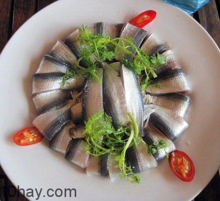 Món gỏi cá trích ngon, lạ miệng