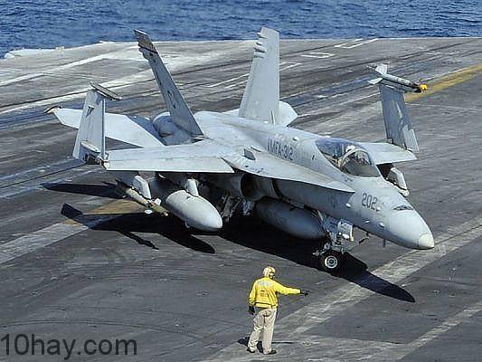 McDonnell Douglas F/A-18 Hornet (94 triệu USD).