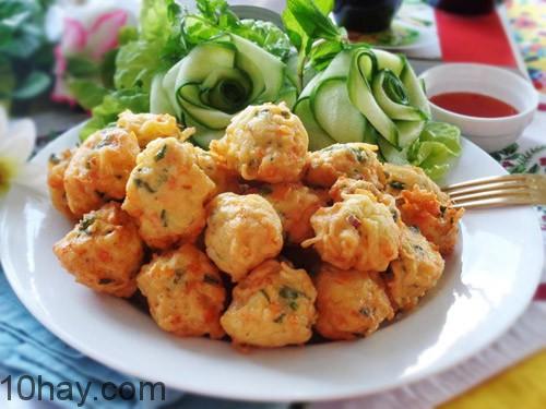 Món chả thịt gà dai ngon bên trong, giòn tan lớp bột ngoài
