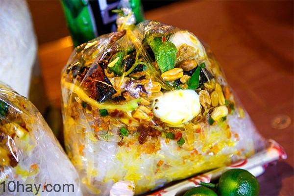Bánh tráng trộn