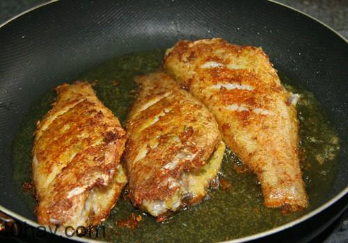 Món cá hường chiên sả ớt thơm lừng
