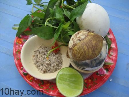 Trứng vịt lộn