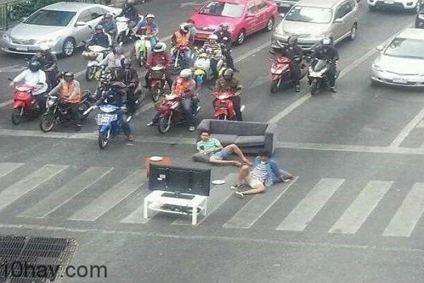 Nhu cầu chi tiêu lẫn "chi tiền" tăng cao