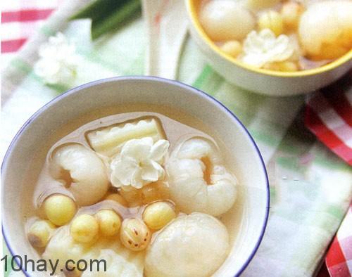 Nấu chè hạt sen thanh mát