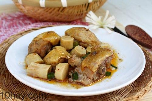 Món ngon dễ làm với gà kho măng mặn mà, thích hợp dùng kèm cơm trắng