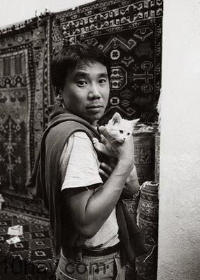 haruki murakami and kitten