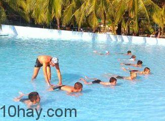Học bơi để bảo vệ tính mạng của mình