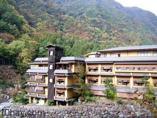 Khách sạn 1.300 tuổi ở Nhật
