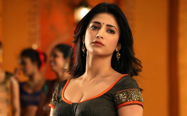 shruti-haasan-hot-wide