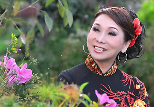 Nghẽ sĩ Bạch Tuyết