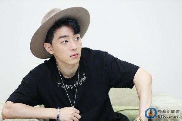 Rapper điển trai Gray