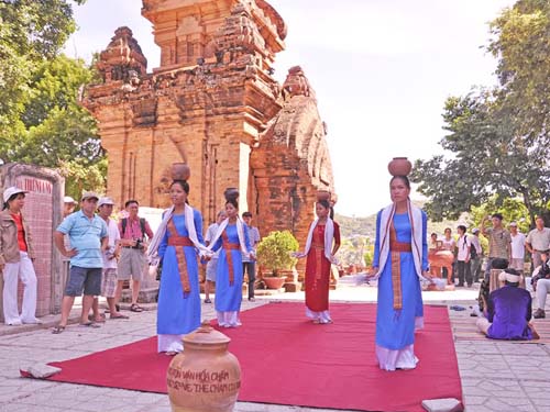 Lễ hội truyền thống nổi tiếng ở Việt Nam