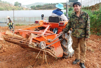 Sáng chế độc đáo của nông dân lớp 8 Phạm Minh Thành