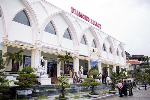 Nhà hàng Diamond Palace