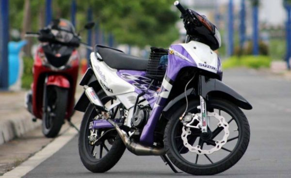Suzuki RGV