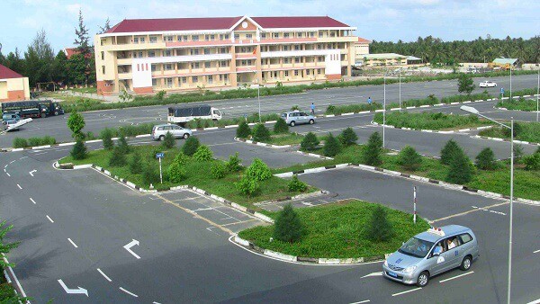 10 trung tâm dạy lái xe ô tô uy tín tại TPHCM