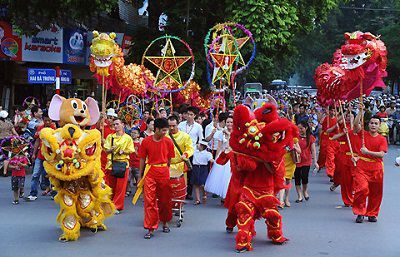 Múa lân mừng Trung thu tại Hồ Gươm
