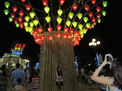 Một trong những điểm trang trí ở Royal City vào Trung thu