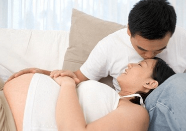 cùng vợ vượt cạn