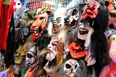 Hệ thống cửa hàng Gifthaus - shop bán đồ Halloween ở Hà Nội