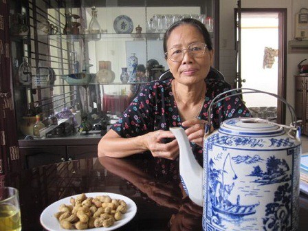 Nhà thơ Ý Nhi