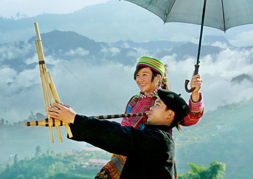 Khèn là nhạc cụ thuộc bộ hơi