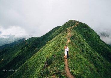 "Sống lưng khủng long" tại Tà Xùa dành cho những cặp đôi thích mạo hiểm