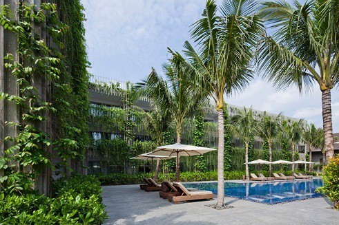 Khách sạn nghỉ dưỡng the Babylon thuộc khu nghỉ dưỡng cao cấp Naman Retreat resort, do kiến trúc dư Võ Trọng Nghĩa thiết kế, nằm đại lộ nối thành phố Đà Nẵng với Hội An (Quảng Nam).