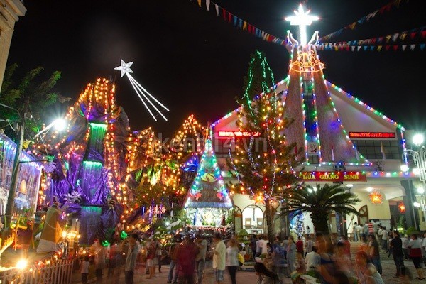 nhà thờ trang trí Noel đẹp nhất TPHCM