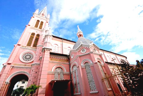 Nhà thờ trang trí Noel đẹp nhất TPHCM