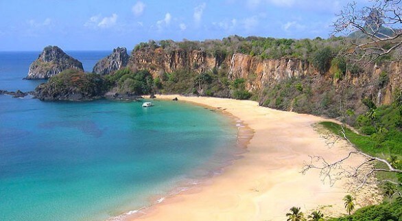 Bãi biển Baia do Sancho, Brazil