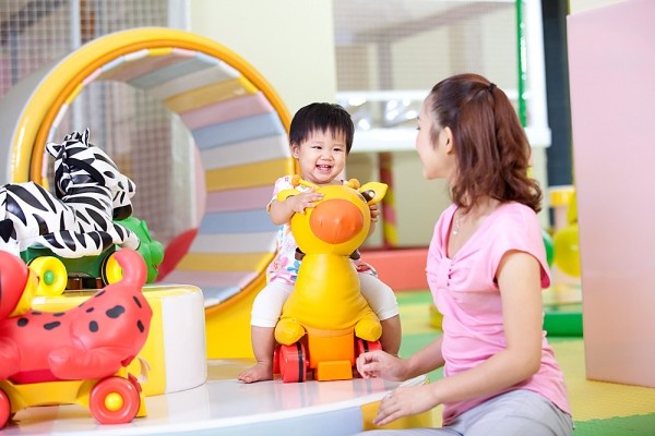Đồ chơi để chơi đùa với bé yêu