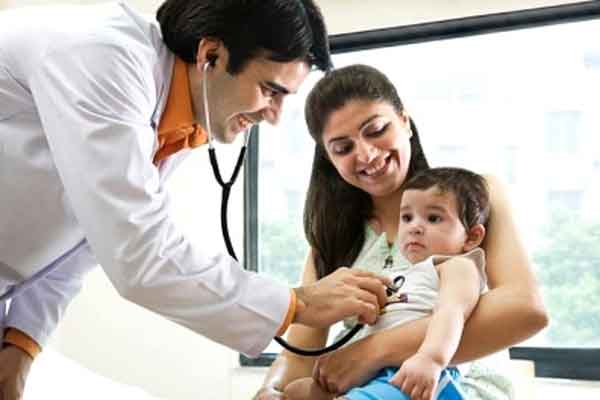 Khám chữa bệnh cho bé khi cần thiết