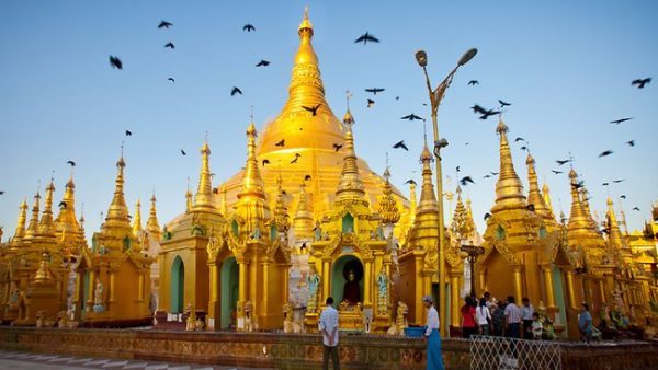 Myanmar, tên chính thức là Cộng hòa Liên bang Myanmar, là một quốc gia có chủ quyền tại Đông Nam Á có biên giới với Bangladesh, Ấn Độ, Trung Quốc, Lào và Thái Lan.
