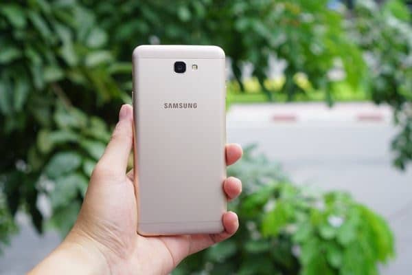 Điện thoại Galaxy J7 Prime- Giá rẻ sập sàn, tha hồ selfie